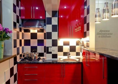 Красный цвет создает эффект утяжеления и увеличения в ширину вашей мебели. 03