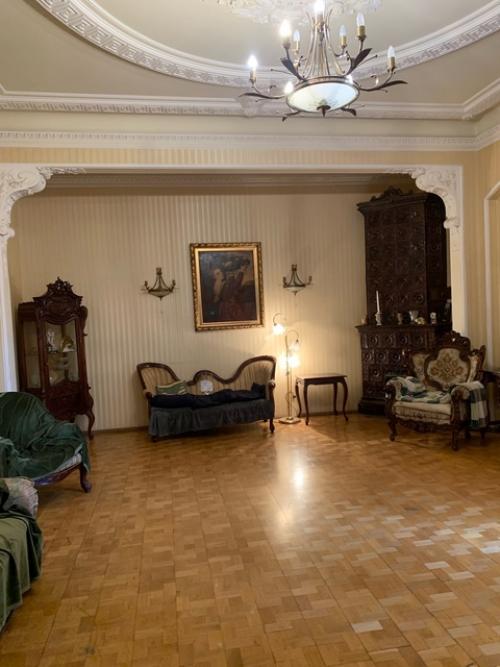 Всегда было интересно увидеть Петербург изнутри, узнать, что скрывается за стенами красивых домов. 07