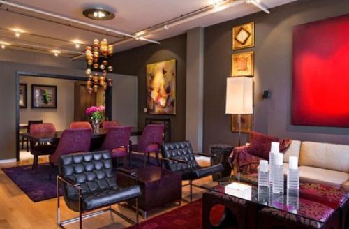 Темные стены в интерьере: где применить и как оформить. 04