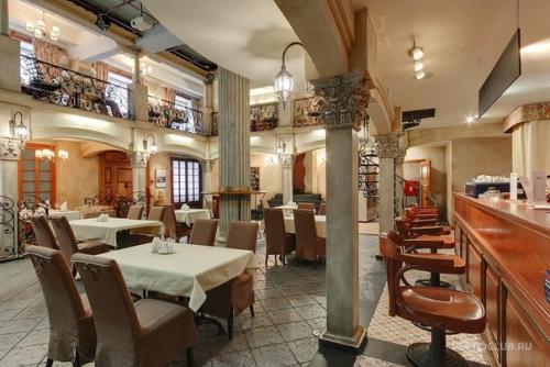 Топ - 5 заведений, где попробовать блюда средиземноморской кухни. 01