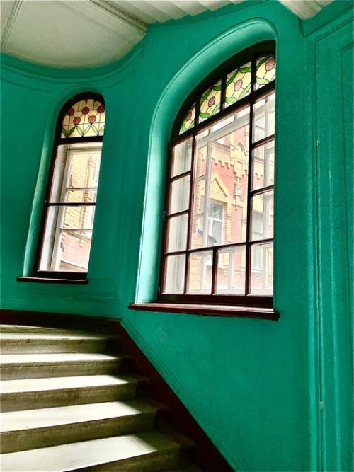 Всегда было интересно увидеть Петербург изнутри, узнать, что скрывается за стенами красивых домов. 06