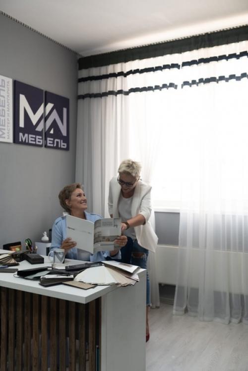 От мебели до интерьера, от дома до квартиры - наш бизнес расширяется вместе с вашими потребностями. 02