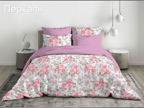 Одной из популярных тенденций в дизайне спальни является использование постельного белья с цветочным рисунком. 01