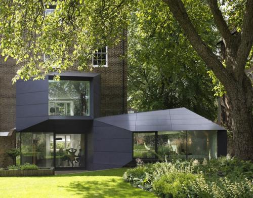 Смешение стилей в проекте Lens House от Alison Brooks Architects. 01