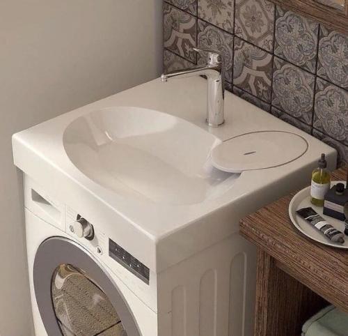 Нужен совет:  Санузел у нас маленький, планируем установить вот такого плана стиралку + мойка сверху. 01