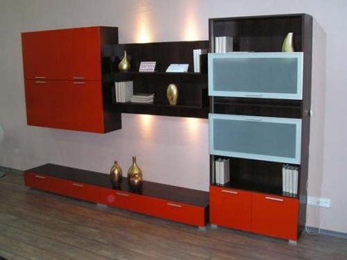 Красный цвет создает эффект утяжеления и увеличения в ширину вашей мебели. 02