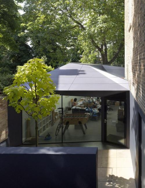 Смешение стилей в проекте Lens House от Alison Brooks Architects. 02