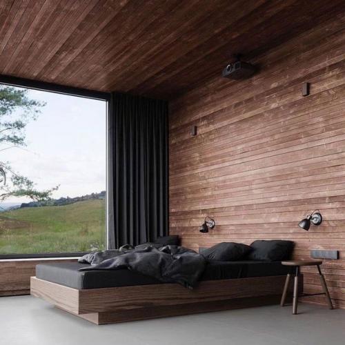 Интерьер мастер спальни в загородном доме. 02