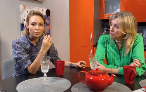 Павел воля и Ляйсан утяшева показали свою яркую квартиру. 02