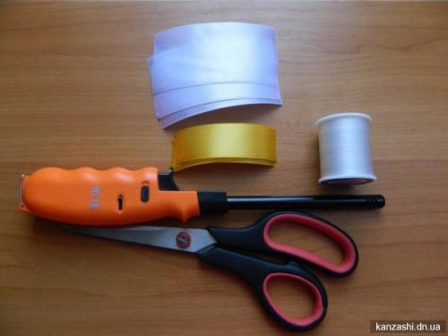 Каллы канзаши. В современном интерьере квартиры часто используют искусственные цветы, которые отличаются натуралистичностью и неприхотливостью. 01