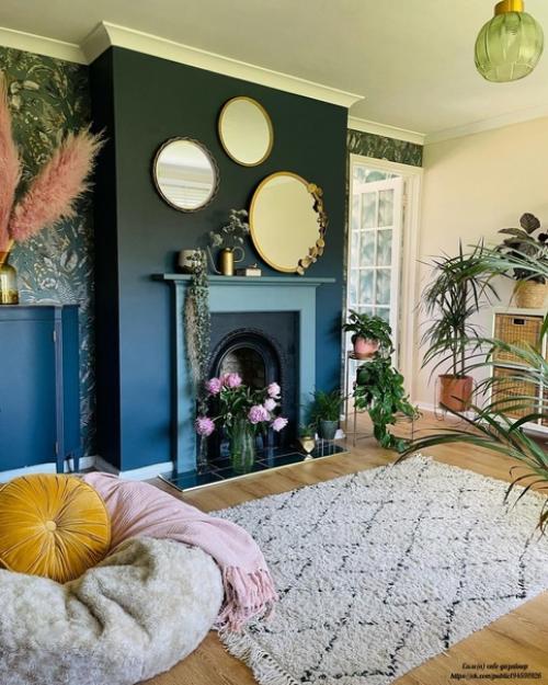 Хозяйка интерьера Рейчел говорит, что в плане использования цвета смелости ей не занимать. 01