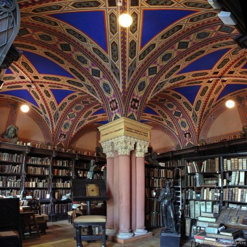 В РНБ для посещения откроют обычно закрытые залы. 02