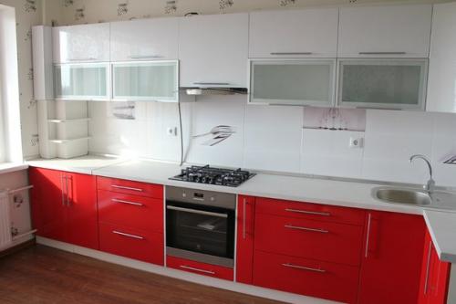 Красный цвет создает эффект утяжеления и увеличения в ширину вашей мебели. 05