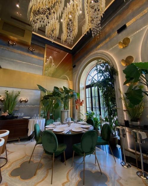 Это самый красивый ресторан из всех где я была. 01