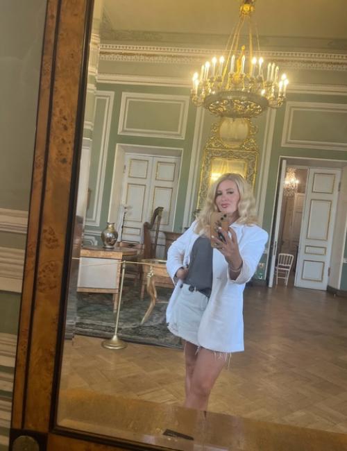 Под тусклым светом абажура. 04