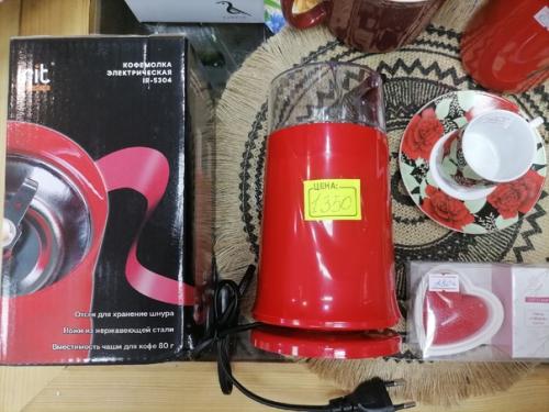 Красный цвет в интерьере - это всегда сочно, ярко, вкусно. 09