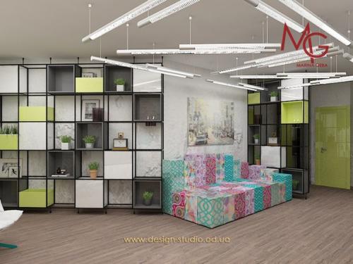 Это жилое помещение, без разделения между гостиной и прихожей, представляет собой удобную и уютную гавань для своих пассажиров. 06