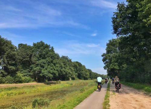 Все дороги к людям ведут. 01