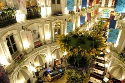 Интересно.  Почти каждый второй турист Стамбула знает район бейоглу. 08