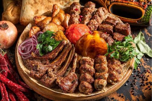 Ресторaны Pro.  Хинкaли 0+. 02