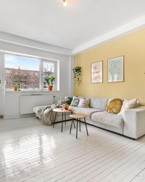 Позитивная скандинавская гостиная в желтом цвете. 01