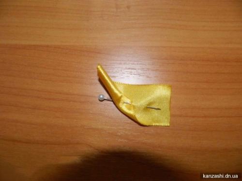 Каллы канзаши. В современном интерьере квартиры часто используют искусственные цветы, которые отличаются натуралистичностью и неприхотливостью. 05