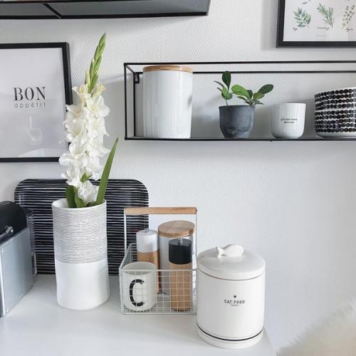 Лишь в том случае, если вы хотите придать характер своему интерьеру, хорошо бы найти что-то, что будет бросаться в глаза. 02