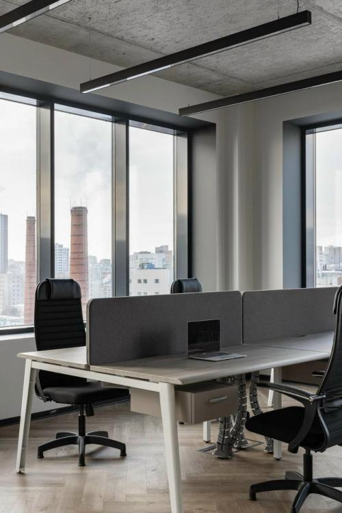 Ковры, яркая живопись и этника - уютный и необычный офис в Уфе. 05