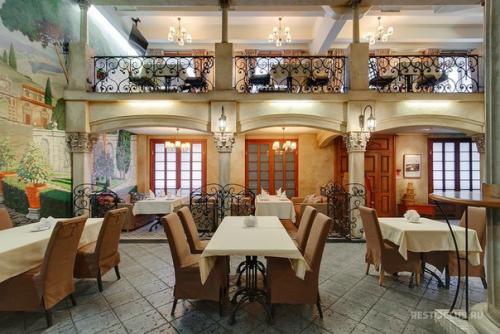 Топ - 5 заведений, где попробовать блюда средиземноморской кухни. 04