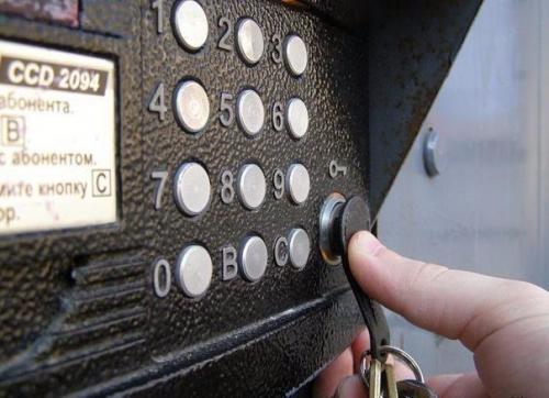 Как легко открыть любой домофон.

