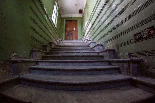 В усадьбе Степанова нам удалось найти настоящий артефакт ушедшей эпохи. 01