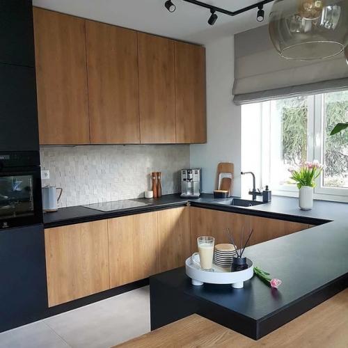 Подборка кухонь с деревянными фасадами и текстурами из проектов российских и зарубежных дизайнеров. 02