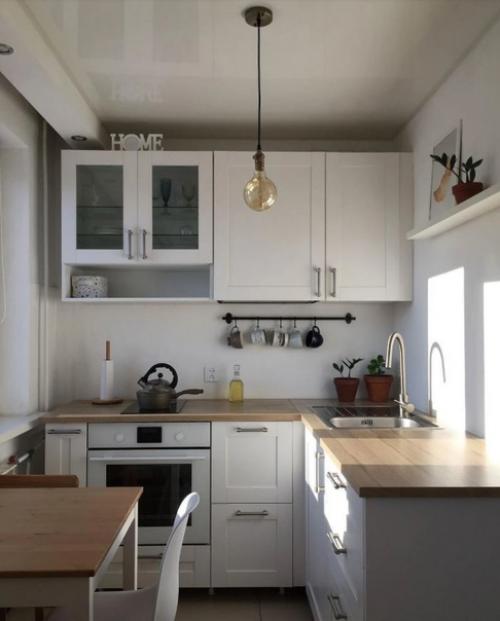 Кухня в хрущевке.  Все в этой кухне продумала ее хозяйка сама, без дизайнера. 02