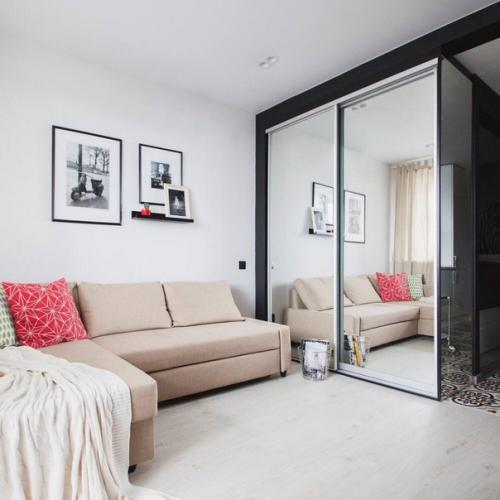 Кухня в коридоре, а спальня в нише. 07