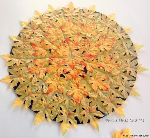 Декоративная салфетка из искусственных осенних листьев. 07