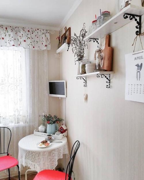 Уютная маленькая кухня, 5, 5 кв. 05