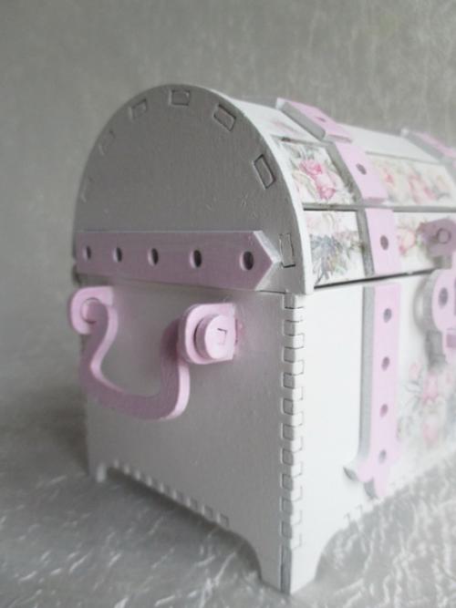 Потянуло к сундуку, в стиле шебби шик. 04