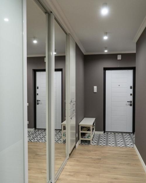 Интересный ремонт.  Как вам раздвижные двери в кухне. 08