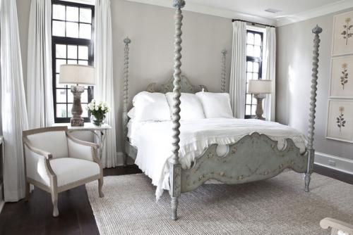 Элегантность и богатство убранства - основные черты, которые отличает интерьер во французском стиле от любого другого дизайна. 03