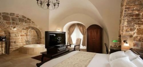 ? 10. Самых необычных отелей израиля? 04