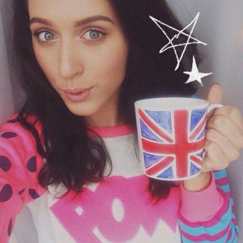 Биография.  Катя клэп, настоящее имя которой Екатерина Трофимова, является одним из ведущих российских видеоблогеров на портале Youtube. 01