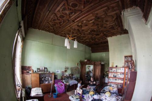 В усадьбе Степанова нам удалось найти настоящий артефакт ушедшей эпохи. 05