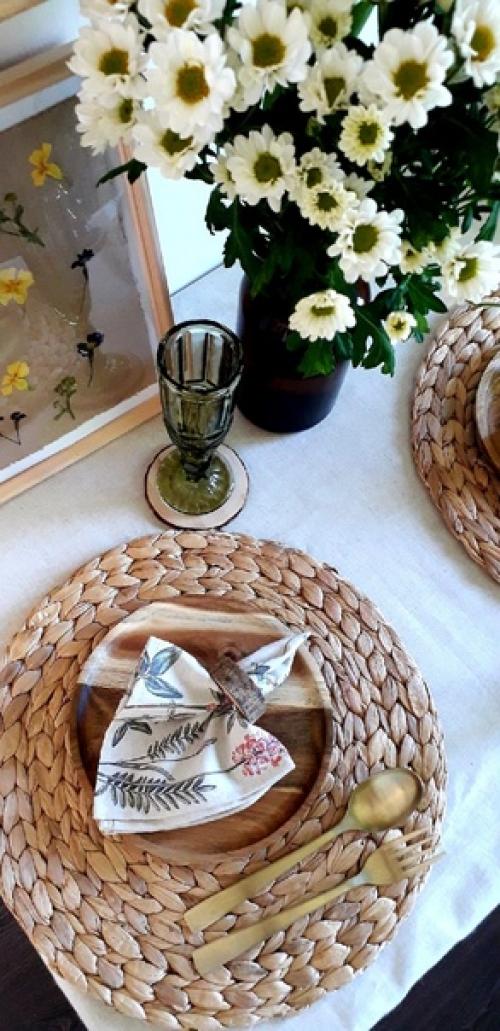 Плетёная мебель и деревянный декор - это отличный выбор при оформлении скандинавского стиля в интерьере. 01