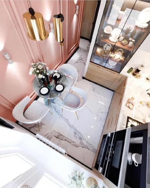 А вот и действительно маленькая кухня. 02