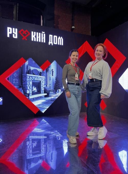 Наша компания сейчас участвует в международной выставке дизайна интерьеров и технологий Русский дом. 06