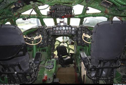 15 сентября 1956 г. 61 год назад на трассы аэрофлота вышел первый советский реактивный пассажирский лайнер ту-104. 02