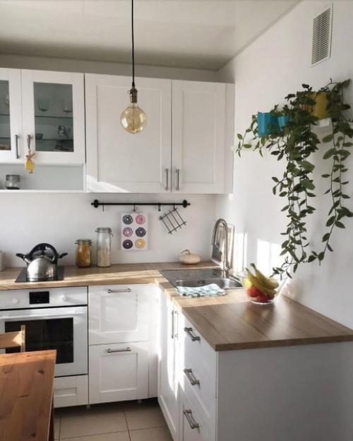 Кухня в хрущевке.  Все в этой кухне продумала ее хозяйка сама, без дизайнера. 03