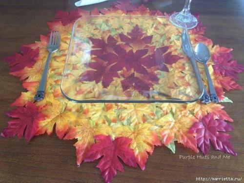Декоративная салфетка из искусственных осенних листьев. 01