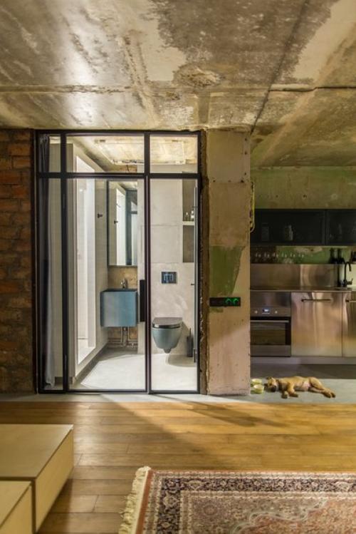 Квартира фотографа.  Эта квартира расположена в старой Хрущёвке в Киеве и принадлежит фотографу. 04