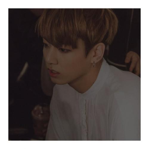 2: 37.  - Ночное одеяние уже было одето на Корею. 02